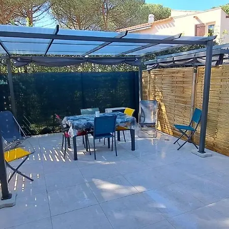 Le Cap D'agde, Tres Proche Village Naturiste, 2 Mn A Pied, Un Coin De Detente Dans La Pinede Apartamento