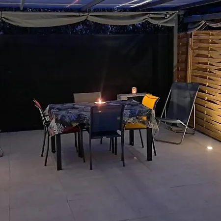 Le Cap D'agde, Beija Flor, Tres Proche Village Naturiste, 2 Mn A Pied, Un Coin De Detente Dans La Pinede, Wifi Gratuit アグド