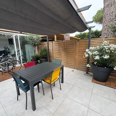 Le Cap D'agde, Beija Flor, Tres Proche Village Naturiste, 2 Mn A Pied, Un Coin De Detente Dans La Pinede, Wifi Gratuit アパート アグド