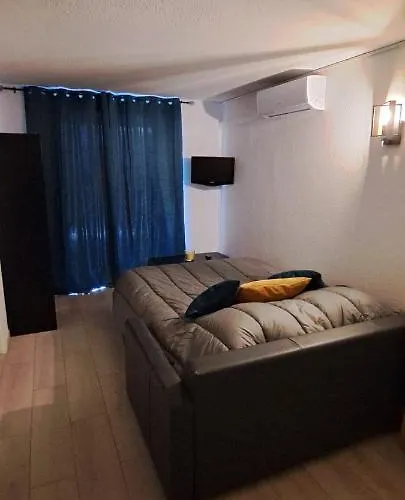 Appartamento Le Cap D'agde, Beija Flor, Très Proche Village Naturiste, 2 Mn à Pied, Un Coin De Détente Dans La Pinède